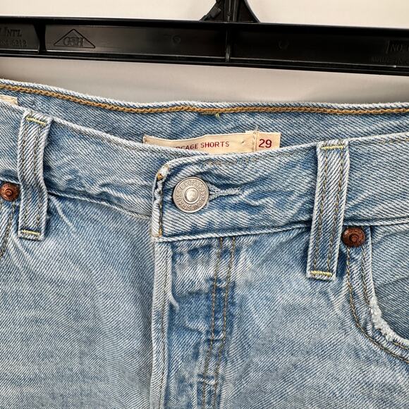 LEVI'S  Ribcage Raw Hem Light Wash Denim Shorts // 29 - Picture 6 of 14